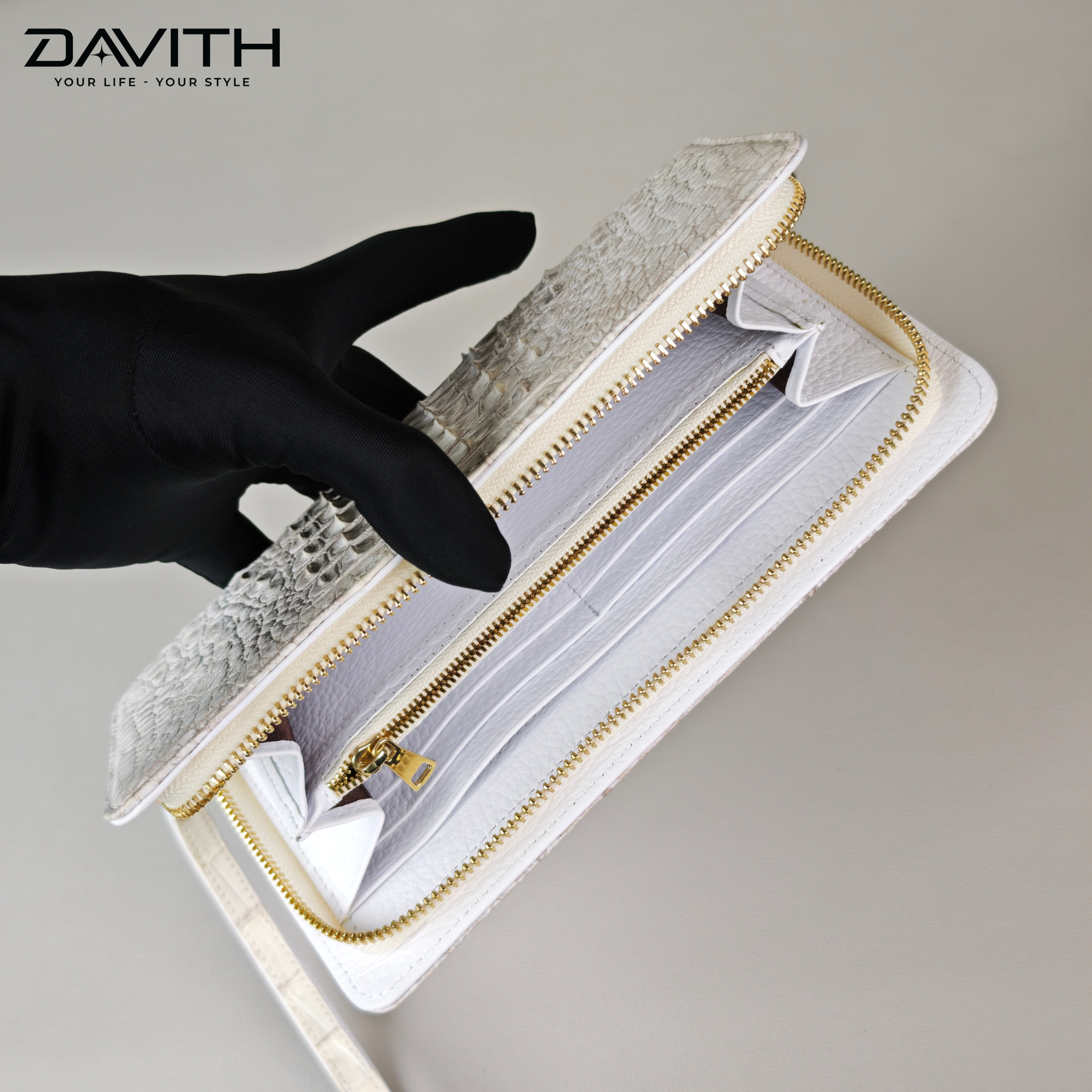 DAVITH Luxury Hornback Crocodile Clutch Wallet — Professionally Whitened | WALLET-VCT01G