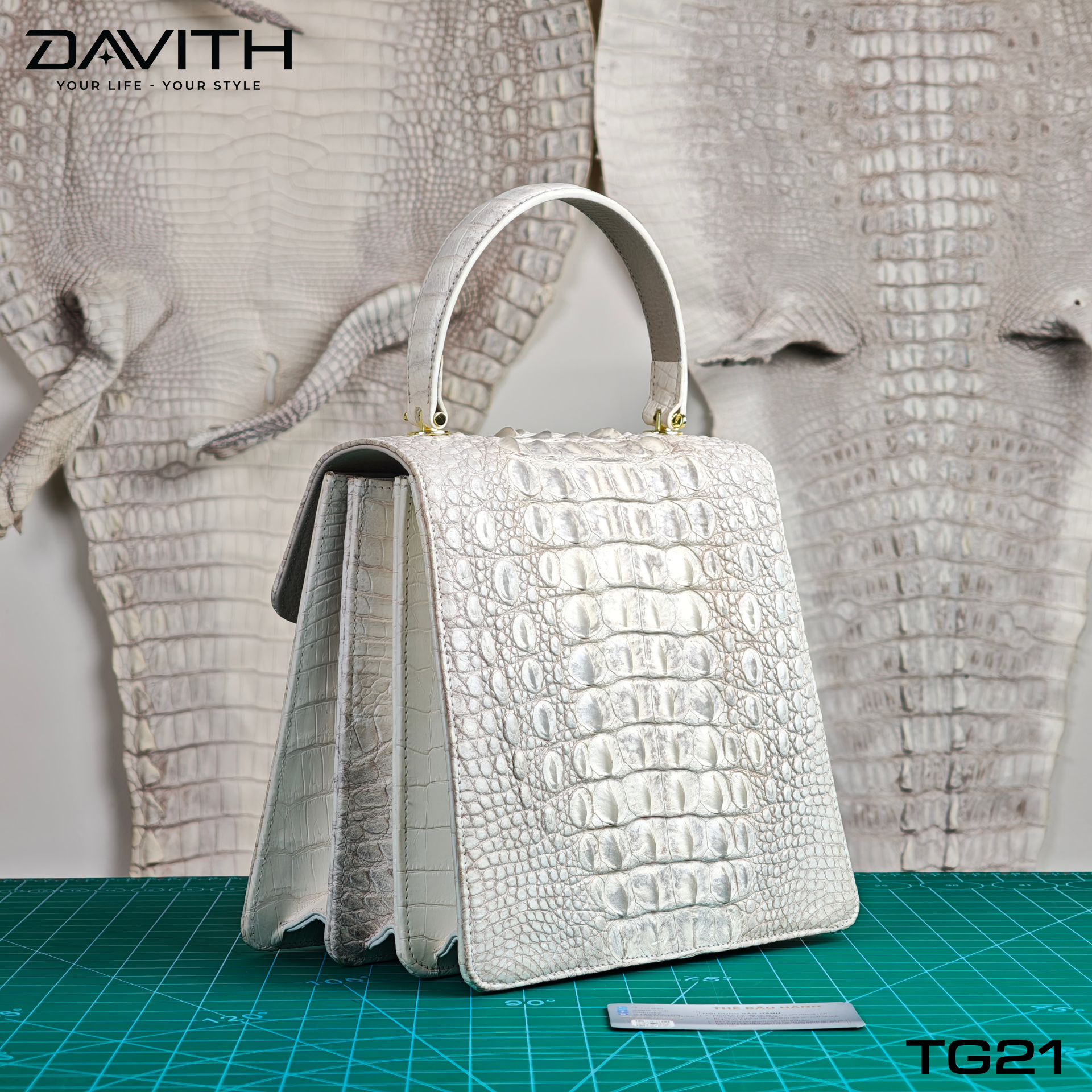 DAVITH TG21 | Professionally Whitened Hornback Exotic Leather Women's Handbag 22×20×10 cm