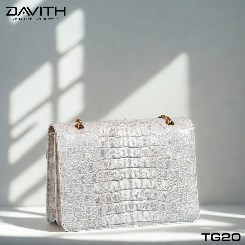 DAVITH Luxury Women's Handbag — Professionally Whitened Hornback Exotic Leather (26×18×9 cm)