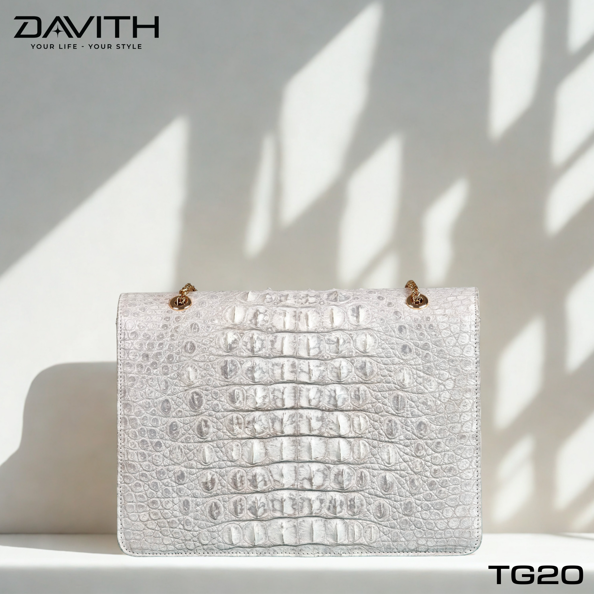 DAVITH Luxury Women's Handbag — Professionally Whitened Hornback Exotic Leather (26×18×9 cm)