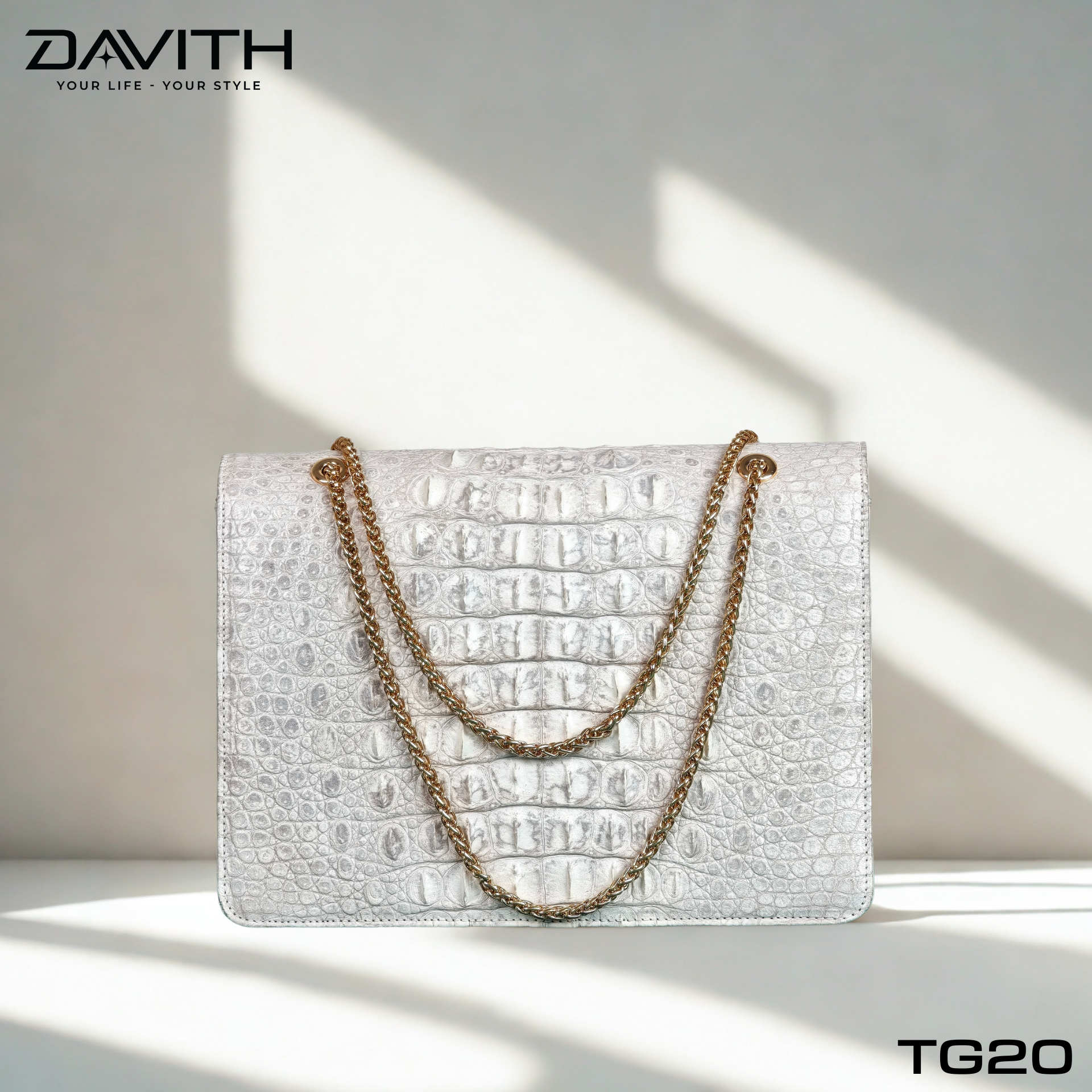 DAVITH Luxury Women's Handbag — Professionally Whitened Hornback Exotic Leather (26×18×9 cm)