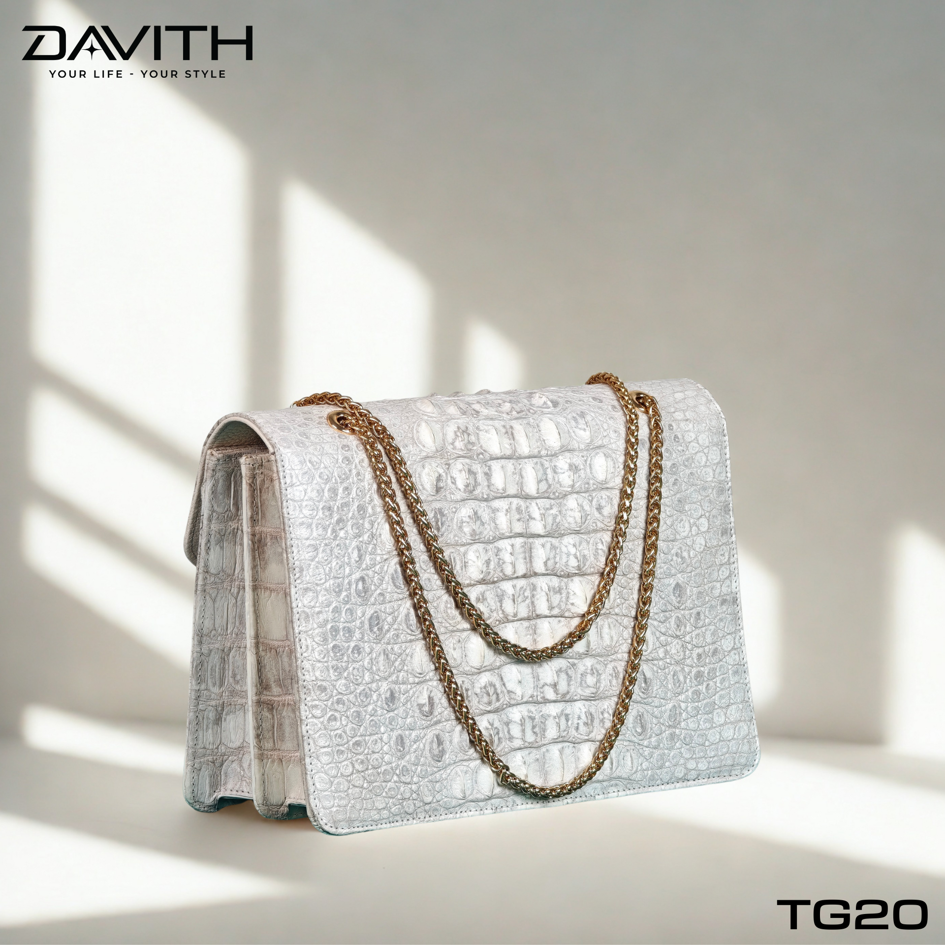 DAVITH Luxury Women's Handbag — Professionally Whitened Hornback Exotic Leather (26×18×9 cm)