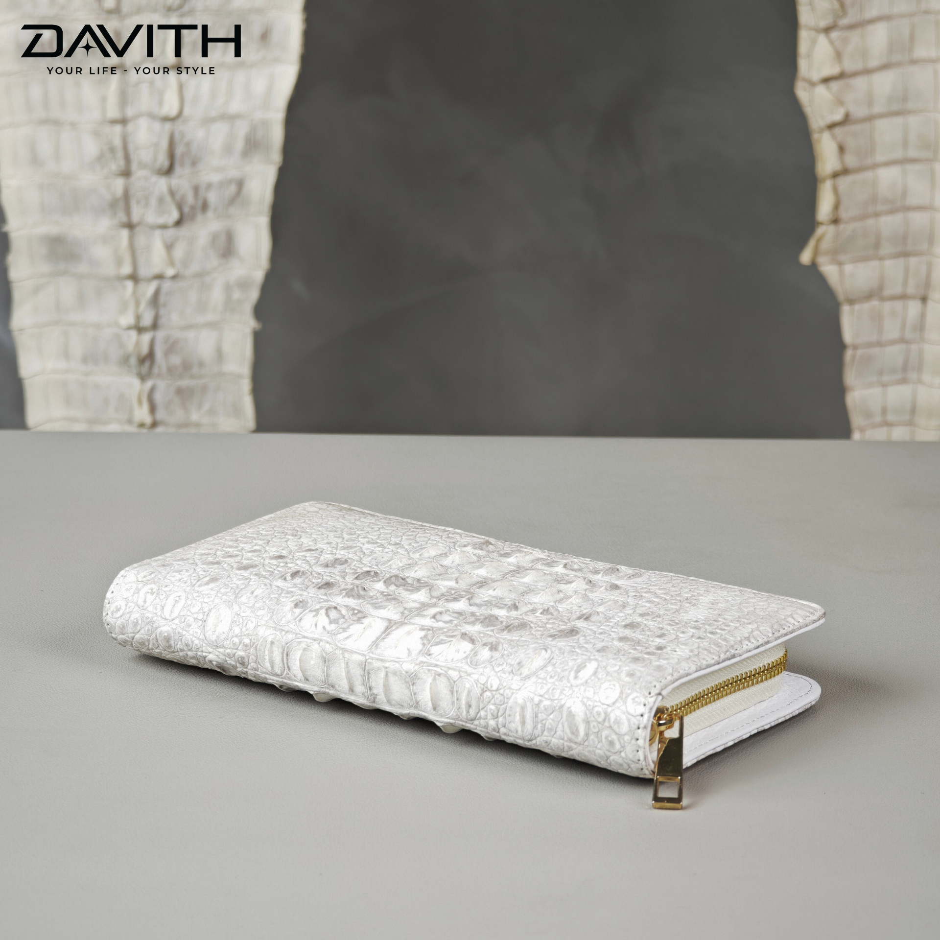 DAVITH Luxury Hornback Crocodile Clutch Wallet — Professionally Whitened | WALLET-VCT01G