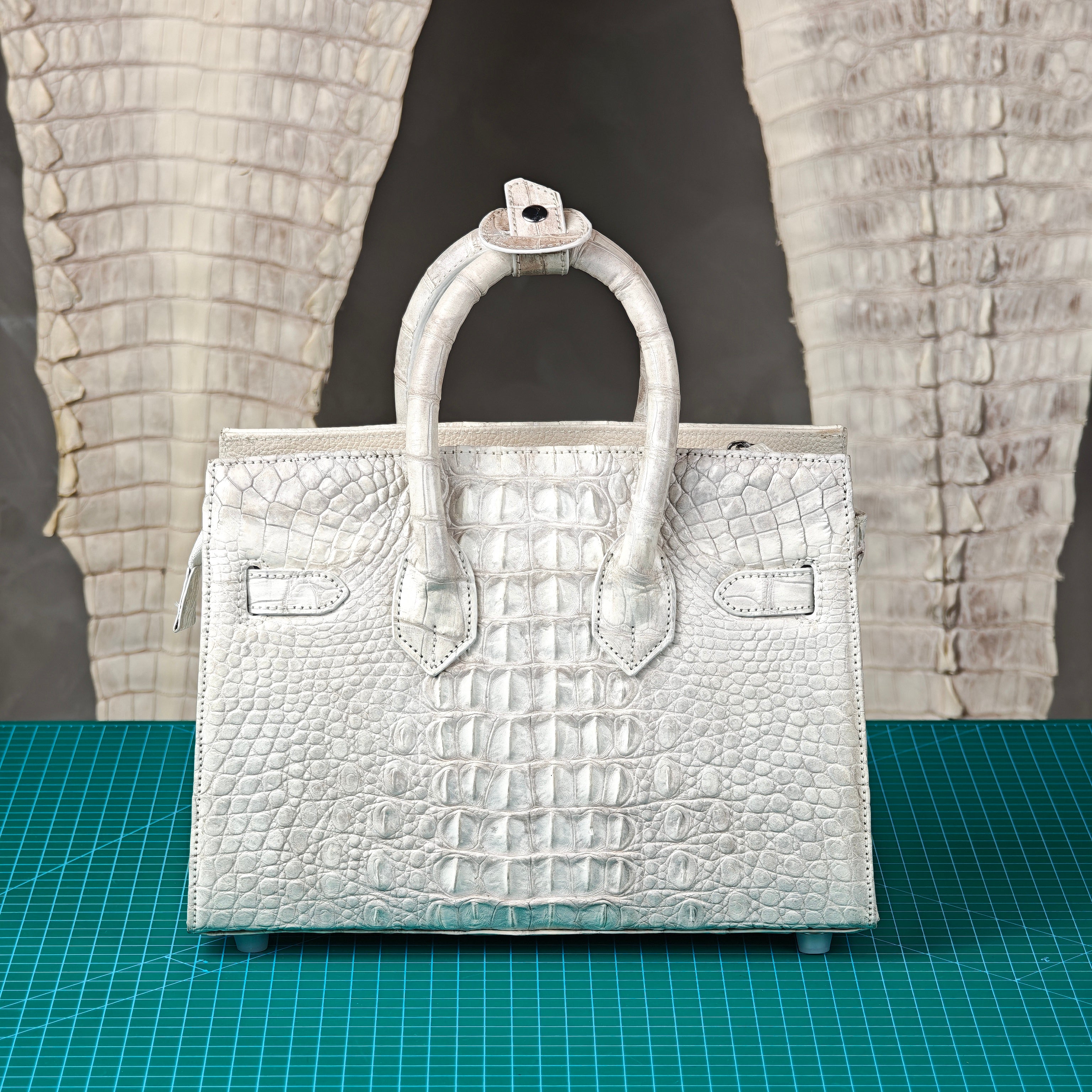 DAVITH TBK04 — Professionally Whitened Hornback Crocodile Women's Handbag