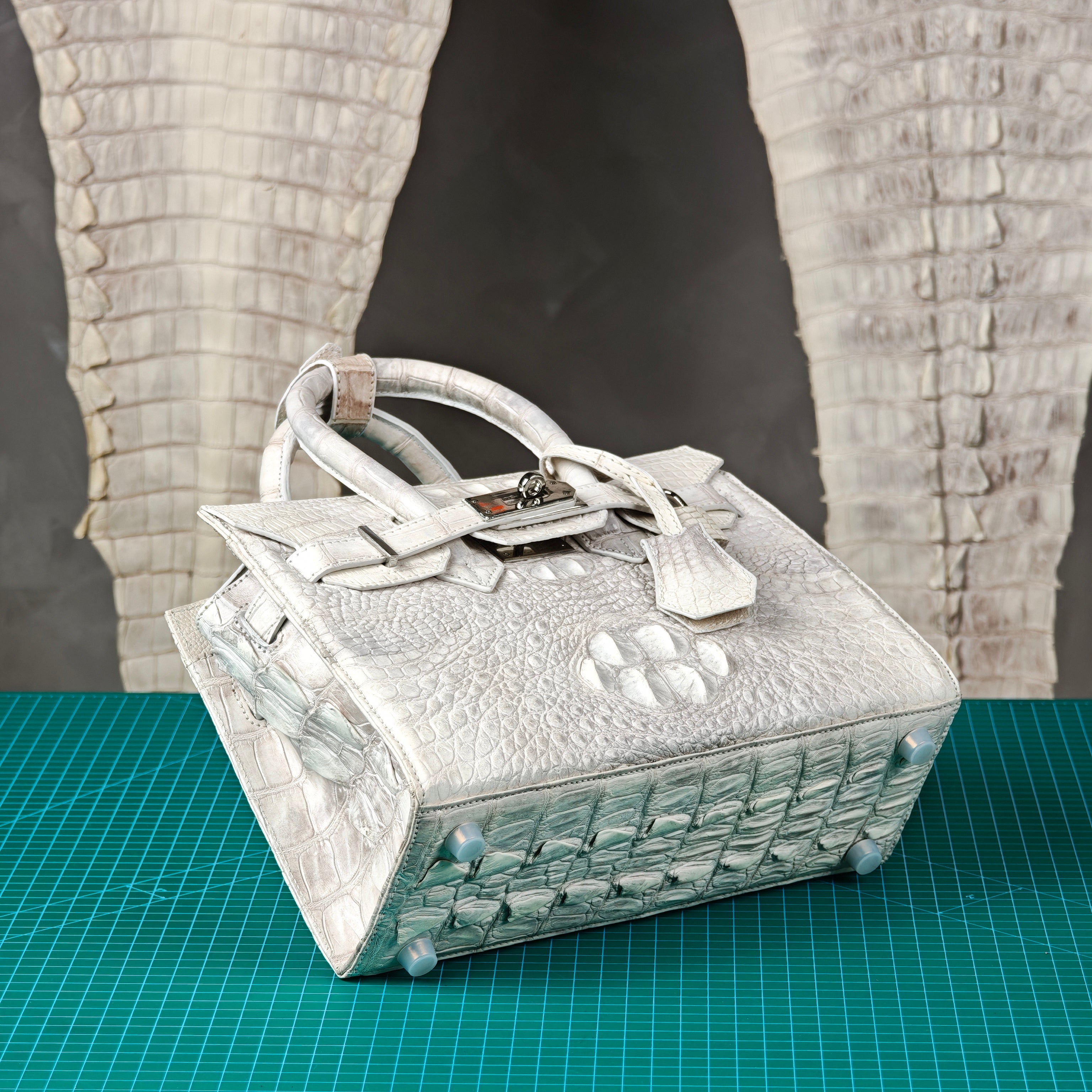 DAVITH TBK04 — Professionally Whitened Hornback Crocodile Women's Handbag